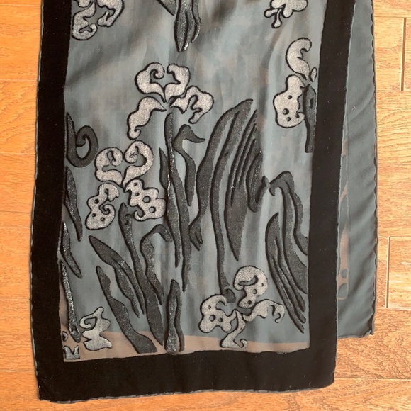 Firenze Silk and Velvet Black Sheer Floral Iris Print Scarf Evening Elegant - Picture 2 of 7